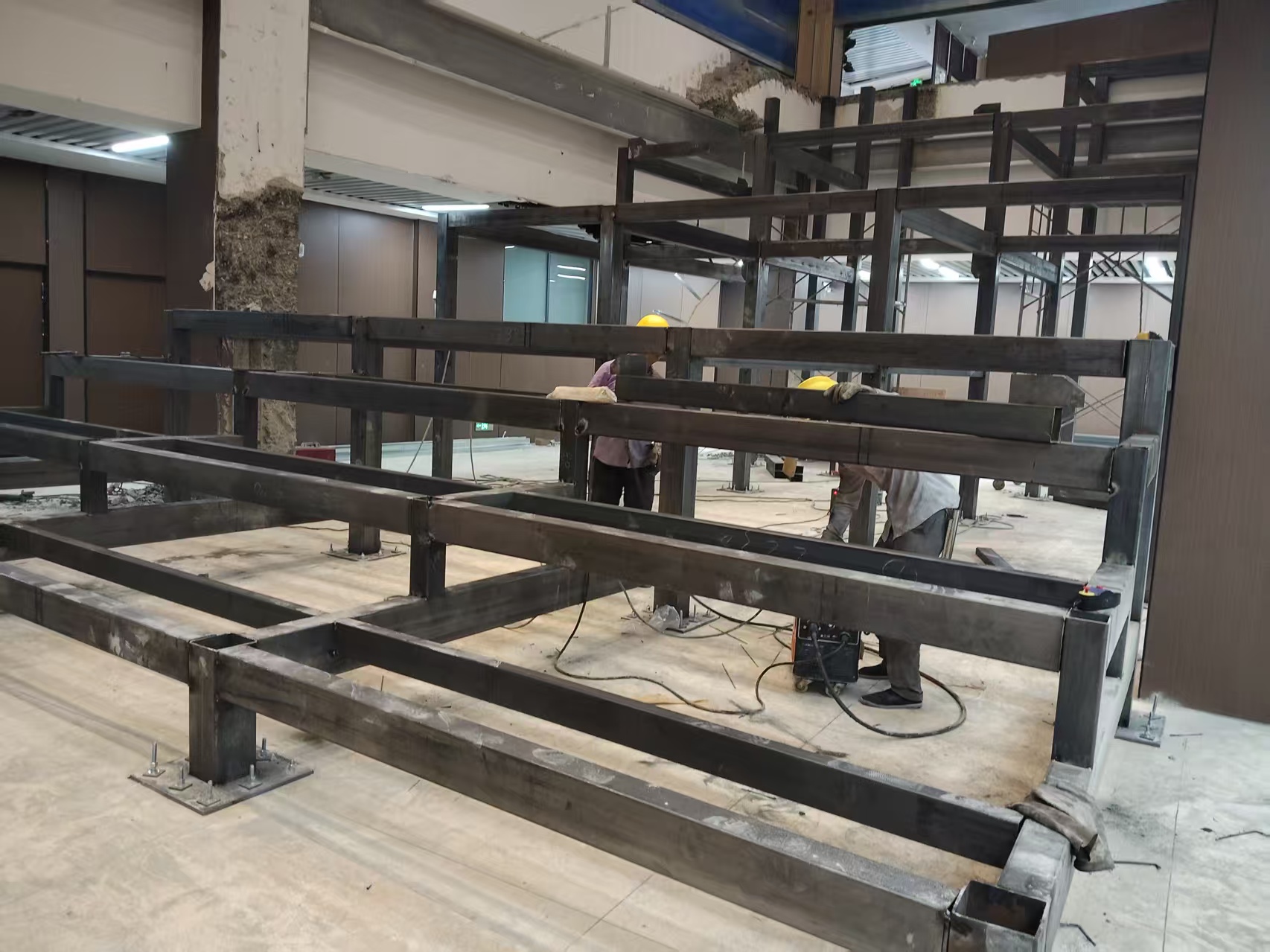 熱烈祝賀七中育才東湖校區(qū)多功能會議室順利竣工